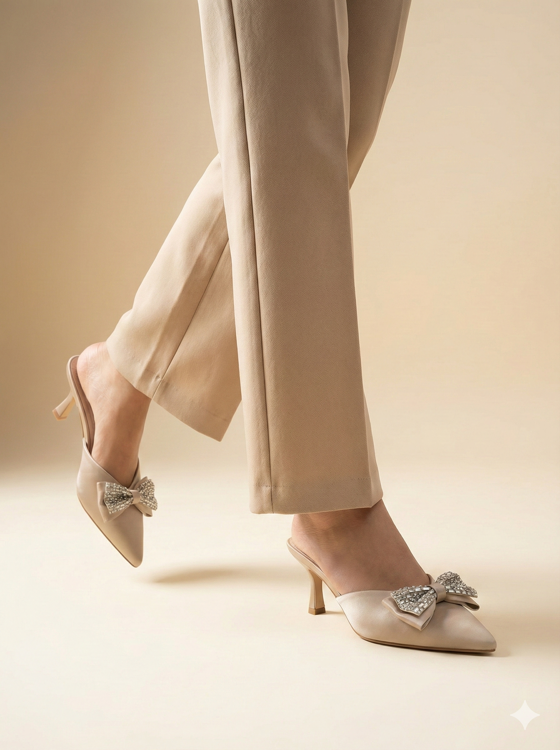 Finesse Bow Heels B-H-007