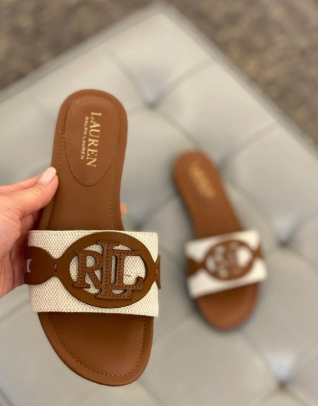 Majestique Flats B-SG-008