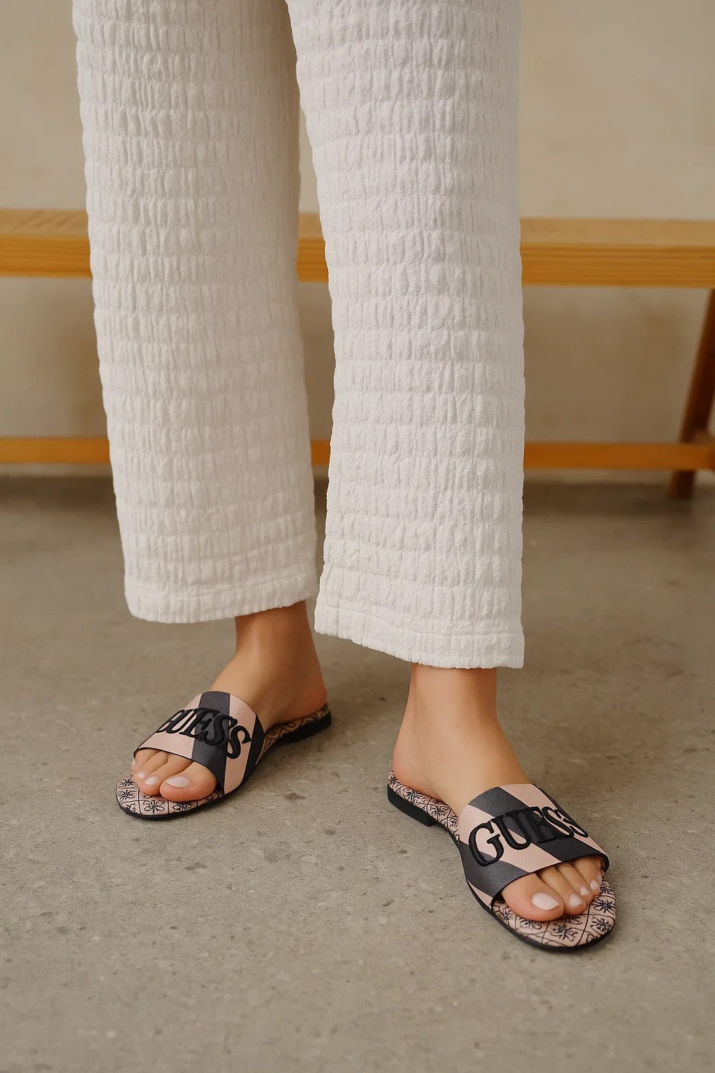 Zareen Slides BLACK B-SG-013
