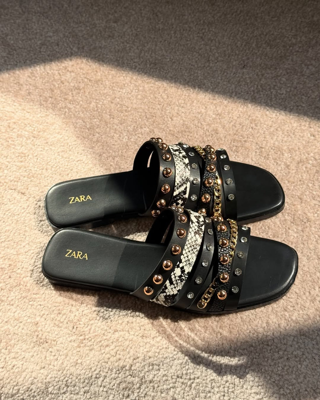 Riveted Glam Slides B-SG-001